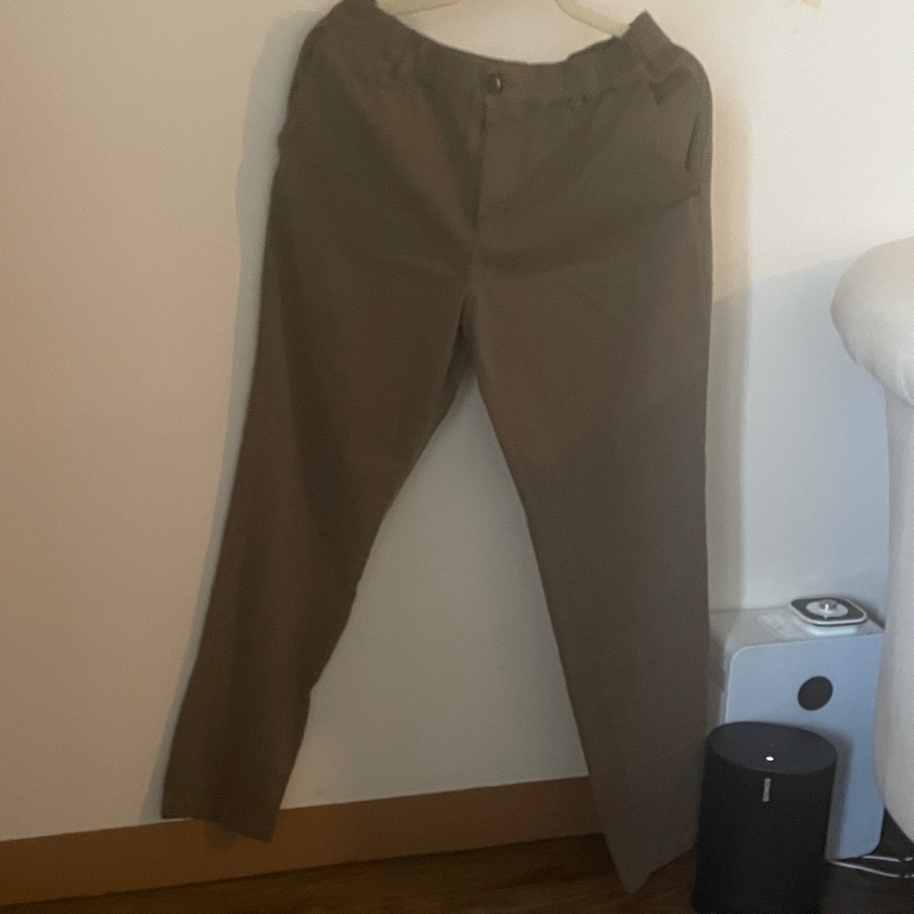 Classic Men's Brown Chinos